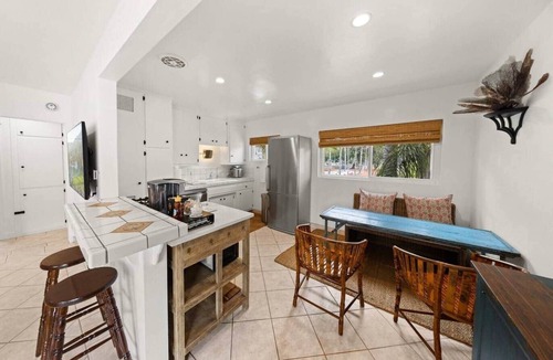 East Beach Condo | Soul & Sea #5 - Walk to Beach