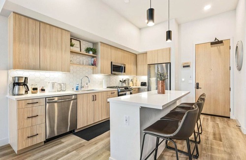Santa Ana Heights Apartment | South Coast Escape: 2BD Gem w/Pool & Amenities