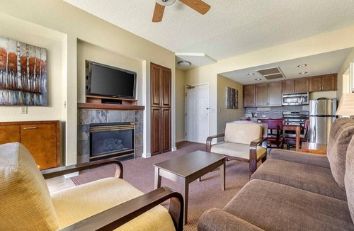 South Lake Tahoe Villa | South Lake Tahoe | Pool & Ski Access | 2BR Deluxe