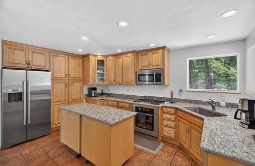 Pioneer Village House | South Shore Sanctuary - Private Home with Ideal bed setup for Families, Couples, or Singles