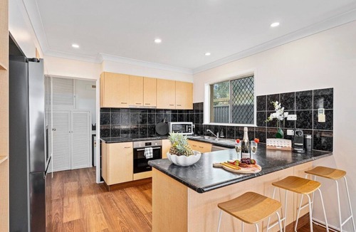 Southport House | Southport Oasis 6bd PoolCentral