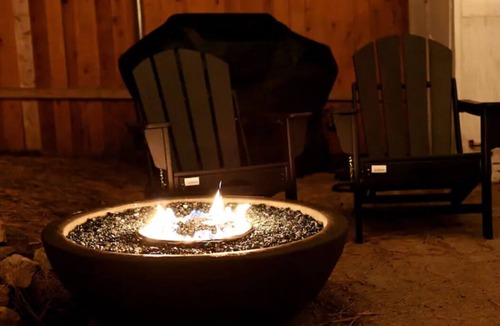 Big Bear Lake Cottage | Spa | fireplace inside & out | perfect location