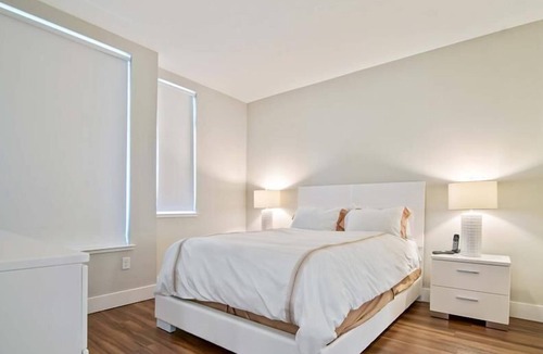 Shoreline West Apartment | Spacious 1BR | Free WiFi | Laundry | Near Castro Street