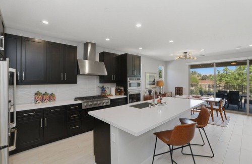 Indio House | Spacious 2-bedroom plus den/office sleeps six - Beautiful Views!