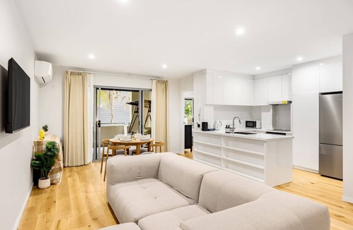 Indooroopilly Apartment | Spacious 2BR Getaway | Great Location & Comfort