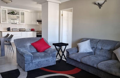 Marina Martinique Apartment | Spacious 3-bedroom apartment on the Marina - 850m from the beach!