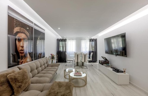 Santa Clara Apartment | Spacious 3-bedroom condo near Lisbon Airport