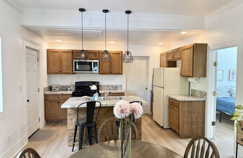 Thermalito House | Spacious 3 Bedroom Home with yard, pet friendly & sleeps 6!