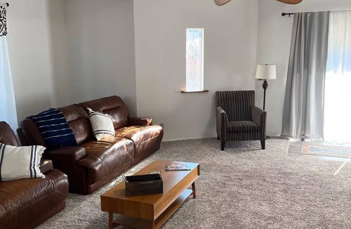 Harbor House | Spacious 3-bedroom House Central to all of SoCal
