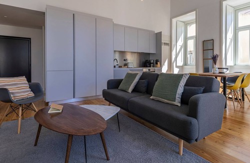 Lisbon Old Town Apartment | Spacious 3BDR Apartment with Balcony by LovelyStay