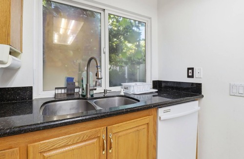 Silver Creek House | Spacious 3BR/2BA home in the Heart of SJ. Free wifi/washer/dryer/AC/parking
