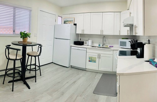 Riley Park House | Spacious 3BR House Near Downtown/Free Parking