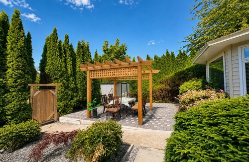 Surrey House | Spacious 3BR Retreat Near White Rock Beach & Pier