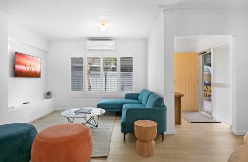 Surfers Paradise Villa | Spacious 4-Bed Villa with Mediterranean Charm