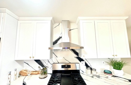 Rex Manor House | Spacious 4-bedroom house in cool Mountain View with WiFi