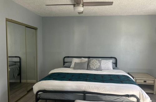 Sunrise Manor House | Spacious 4-bedroom house family friendly mountain view Las Vegas with AC