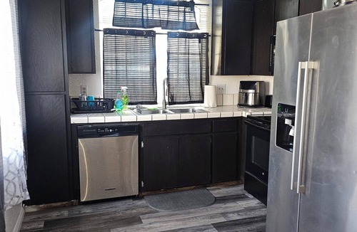 Stockton House | Spacious 4-bedroom house with AC, WiFi in enjoyable Stockton