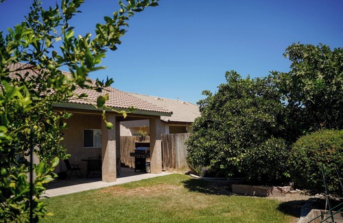 Pumpkin Center House | Spacious 4-bedroom house/comfy beds
