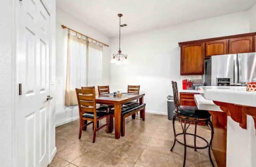 Merced House | Spacious 4 BR home-Near UC Merced- quit neighborhd