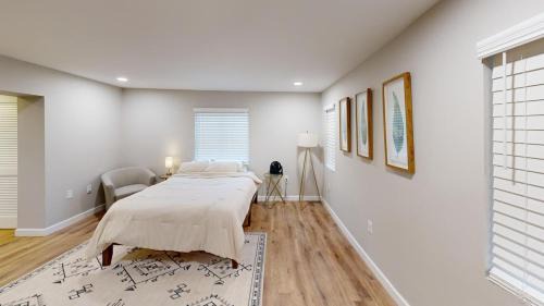 Fletcher Hills House | Spacious 4BR Loft - Outdoor Movie Theater