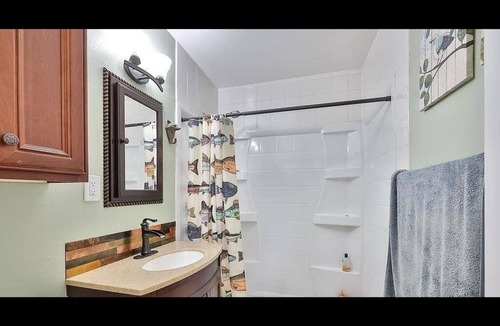 La Presa House | Spacious 5-bedroom house with WiFi and AC in fabulous Spring Valley