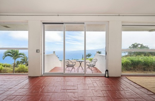 Wailuku House | Spacious 5-bedroom house with 360 view in serene Wailuku