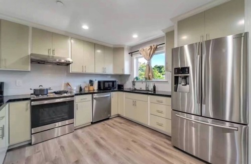San Jose House | Spacious 6Bd/5Bath Willow Glen San Jose