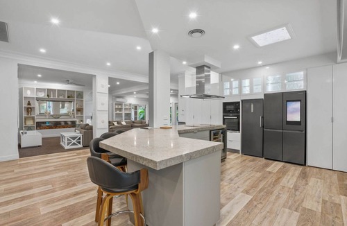 Chapel Hill Apartment | Spacious 7-Bed Family Home in Chapel Hill