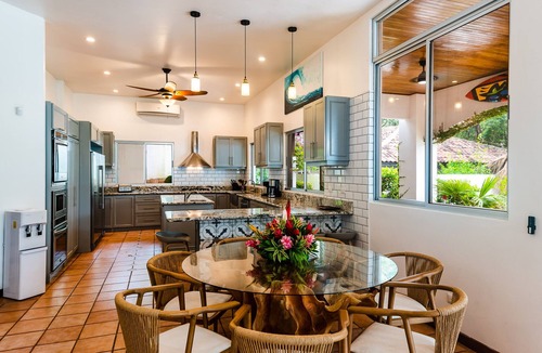 Playa Langosta House | Spacious 9-10 BR Beachfront Retreat Perfect for Family Groups/Retreats/Events
