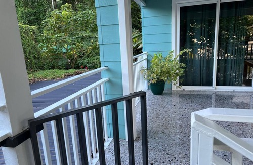 Cocles House | Spacious and family-friendly house near the tropical paradise beach.