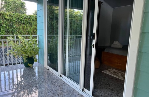 Cocles House | Spacious and family-friendly house near the tropical paradise beach.