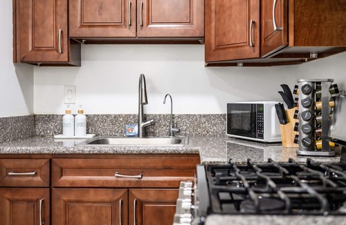 Westmont House | Spacious Bright Home Fully Equipped