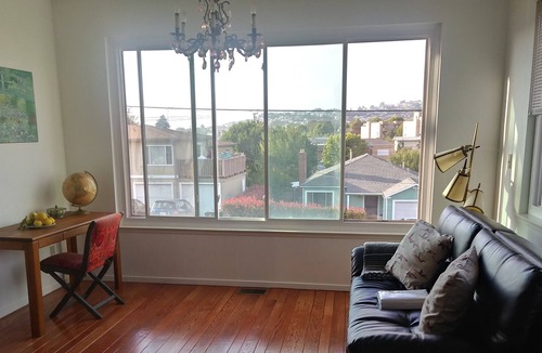 Richmond Annex House | Spacious Charmer East Bay Home for up to 11 people. 寬大迷你风格