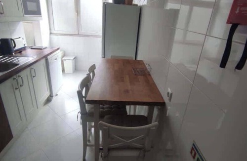 Alfornelos Apartment | Spacious Contemporary 3BDR Apartment