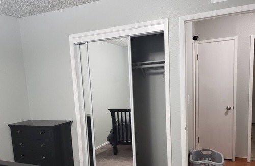 Merced House | Spacious cozy 4 bedroom 2 bath home in a quiet well established neighborhood
