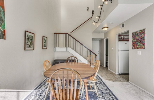 Downtown House | Spacious Downtown Fresno Townhome: Walk to UCSF