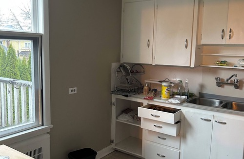Mount Pleasant House | Spacious fully renovated house ,next to Cambie Sky train statio
