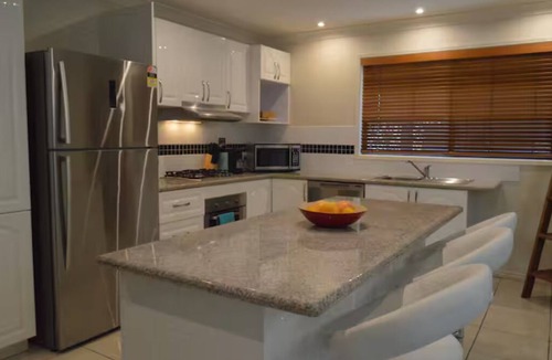 Worongary House | Spacious Gold Coast Retreat | Sleeps 12 | Nature & Close to Attractions