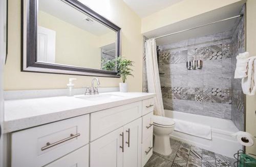 Green Valley North Apartment | Spacious Henderson Hidden Gem!