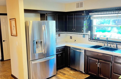 Atascadero House | Spacious home in beautiful Atascadero! Pool table, Ping Pong, Games. Sleeps 15+