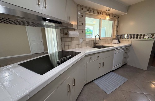 Tracy House | Spacious home w/Backyard w fruit trees and Private parking Designated Office.