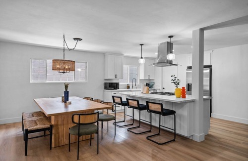 Oak Park House | Spacious Home w/Hot Tub & Games 11 Min from Downtown