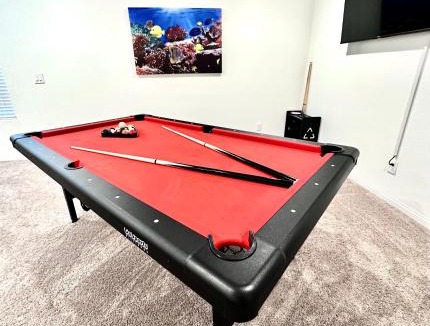 Sovana House | Spacious House, 5 bedrooms, Sleeps 12, Near Las Vegas Strip and Airport