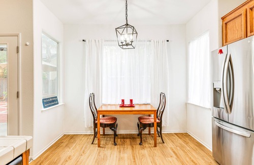 Los Banos House | Spacious Los Banos Home w/Patio - Dogs Welcome!