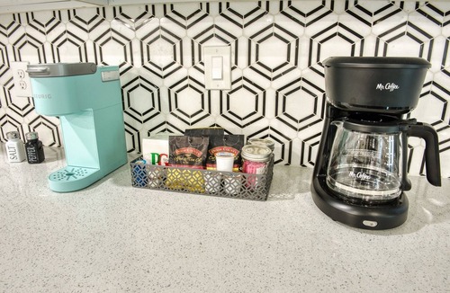 Paradise House | Spacious Modern Oasis 5 Mins to Strip w/Pool/2 Mstr/Chef’s Kitchen