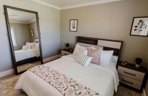 Stanislaus County House | Spacious Retreat with Paradise Backyard | Private Group Getaway near Local Dining in Patterson, CA