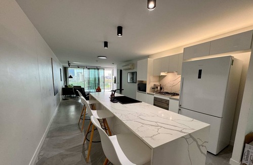 Brisbane Central Business District Apartment | Spacious River view 3 Bdrm Apt with 2 Car spaces