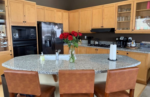 Mammoth Lakes House | Spacious Townhome in with SPECTACULAR mountain views n