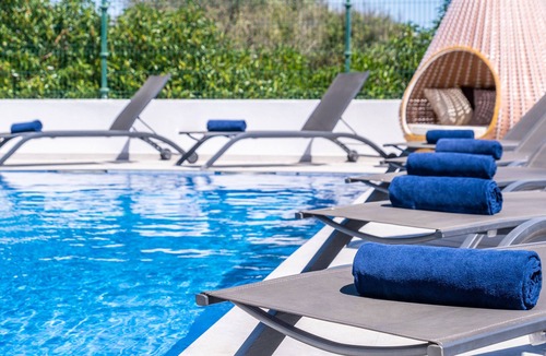 Pera Villa | Spacious Villa: Jacuzzi, Cinema & Heatable Pool