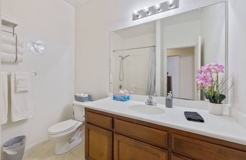 Visalia House | SpaciousHome PerfectFor Large Groups Near Sequoia